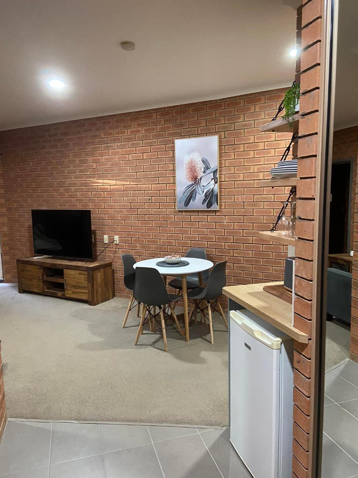 Ashleigh Court Motor Inn Mulwala Bagian luar foto