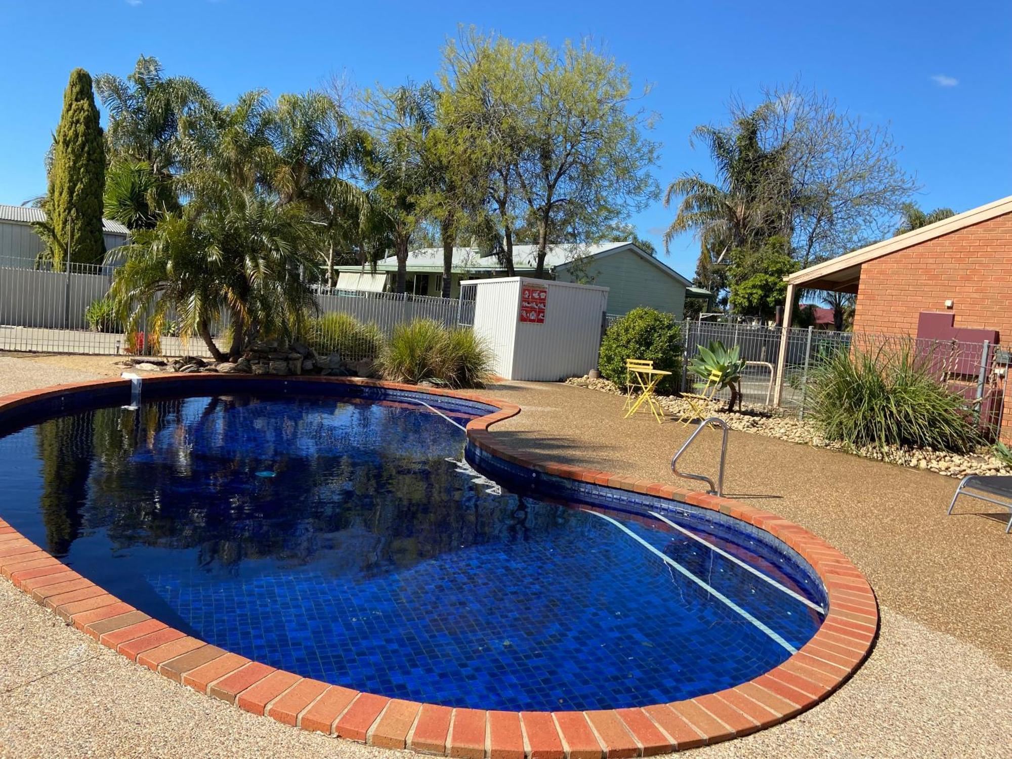 Ashleigh Court Motor Inn Mulwala Bagian luar foto