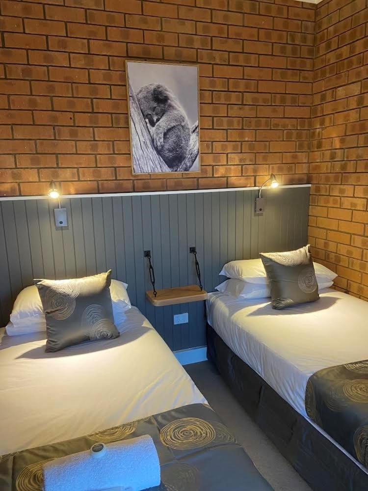 Ashleigh Court Motor Inn Mulwala Bagian luar foto