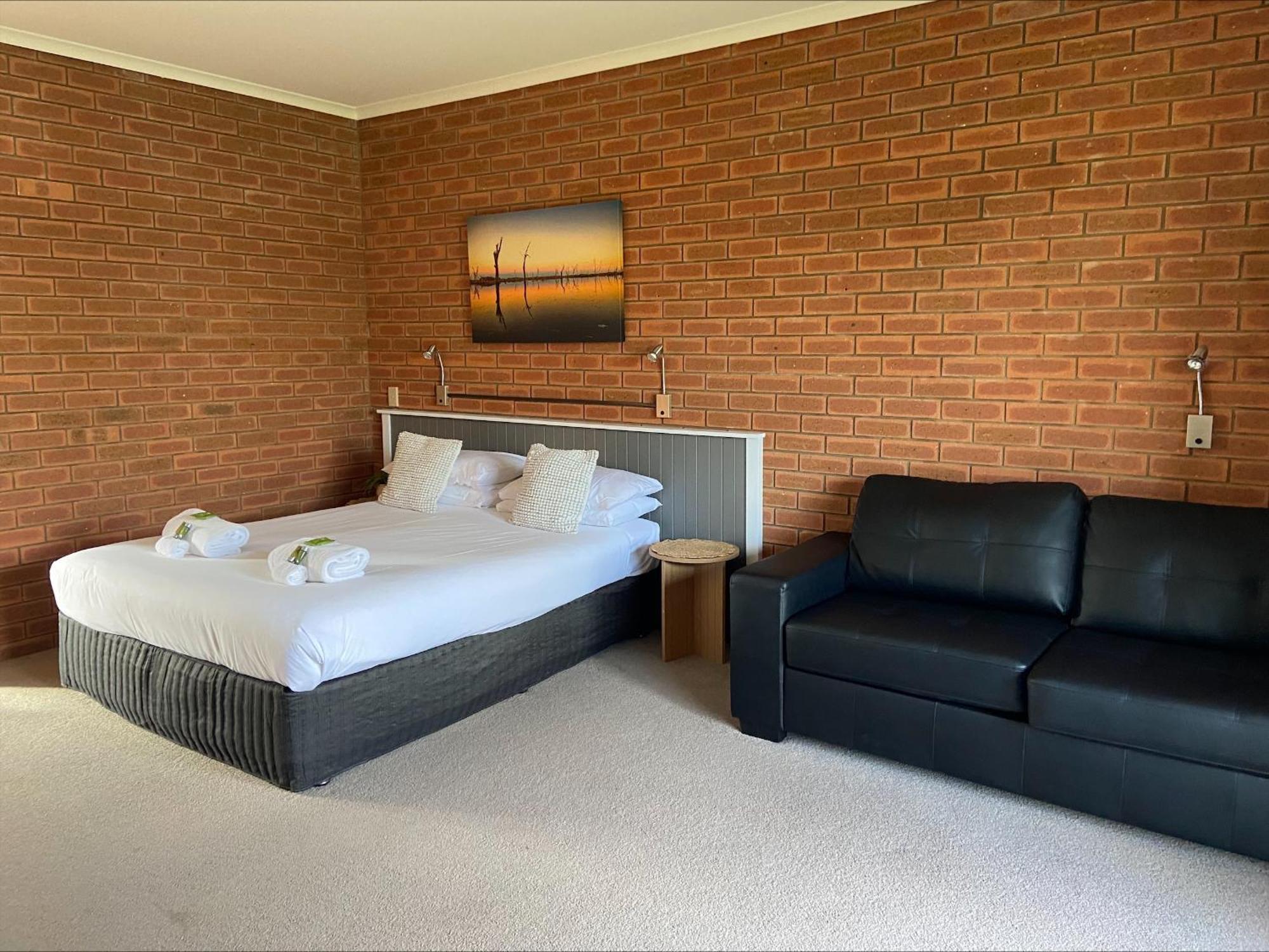 Ashleigh Court Motor Inn Mulwala Bagian luar foto
