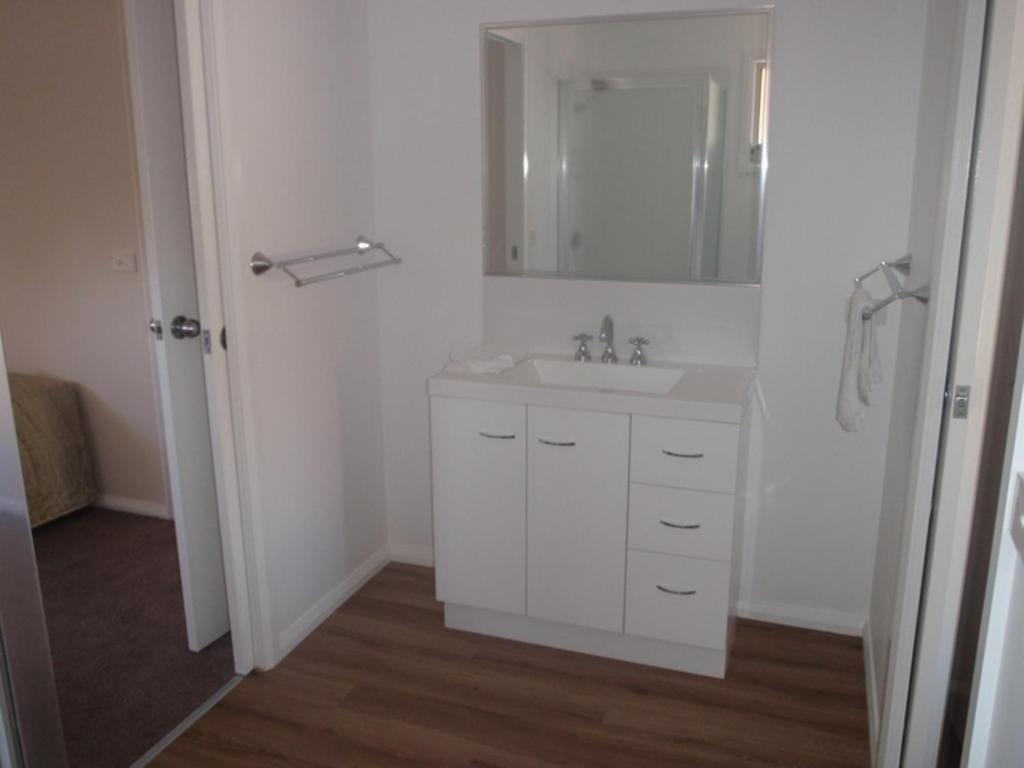 Ashleigh Court Motor Inn Mulwala Bagian luar foto